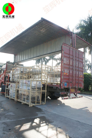 國(guó)內(nèi)外兩批削皮機(jī)、洗菜機(jī)等蔬果加工機(jī)械齊發(fā)貨交付！