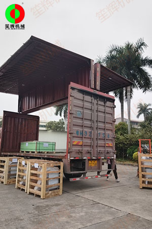 山東王小姐的一批蔬果加工設備裝車發(fā)貨交付！